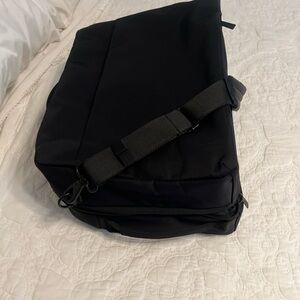 BÈIS Ultimate Travel Duffle in Black NWT